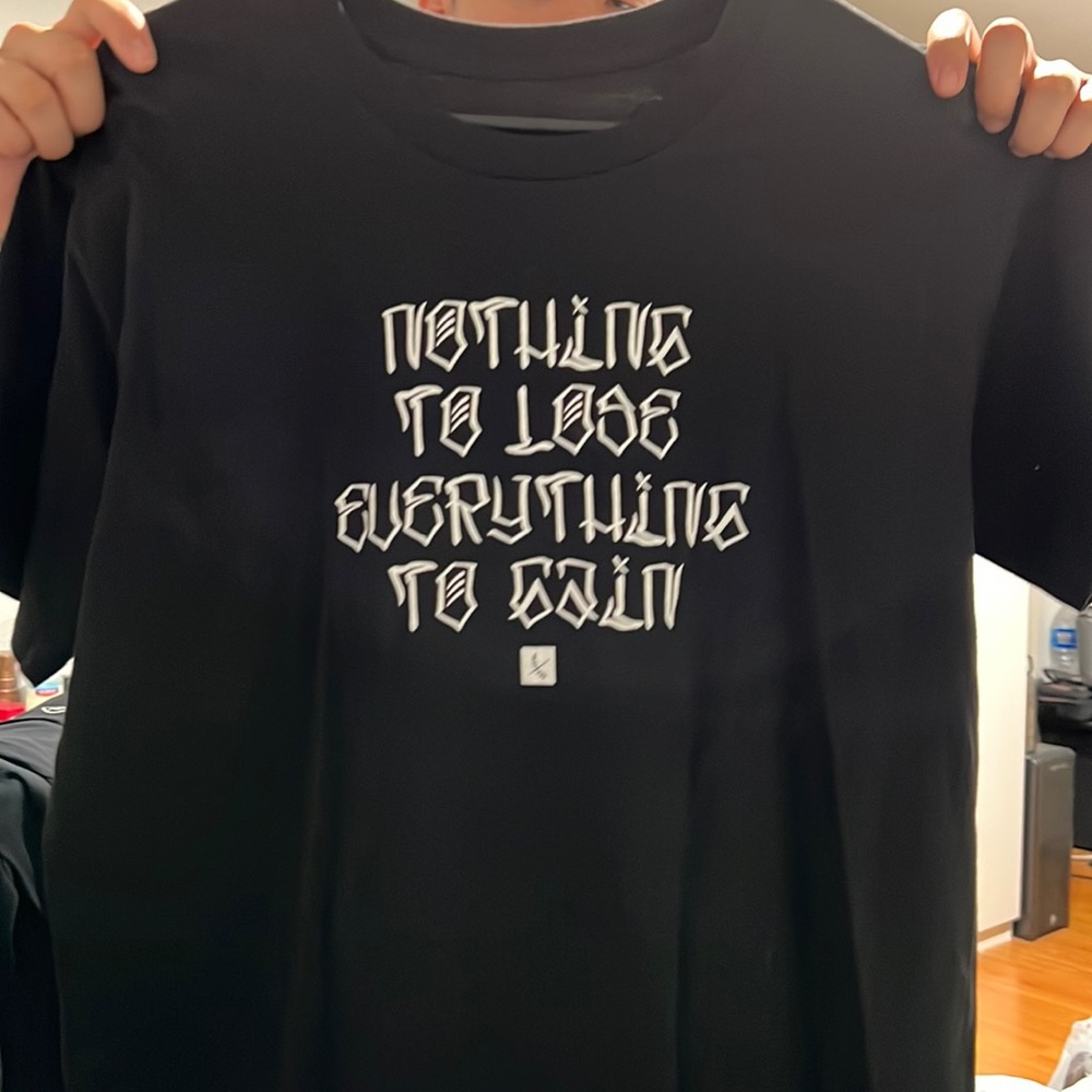 Top threads live fit black tee